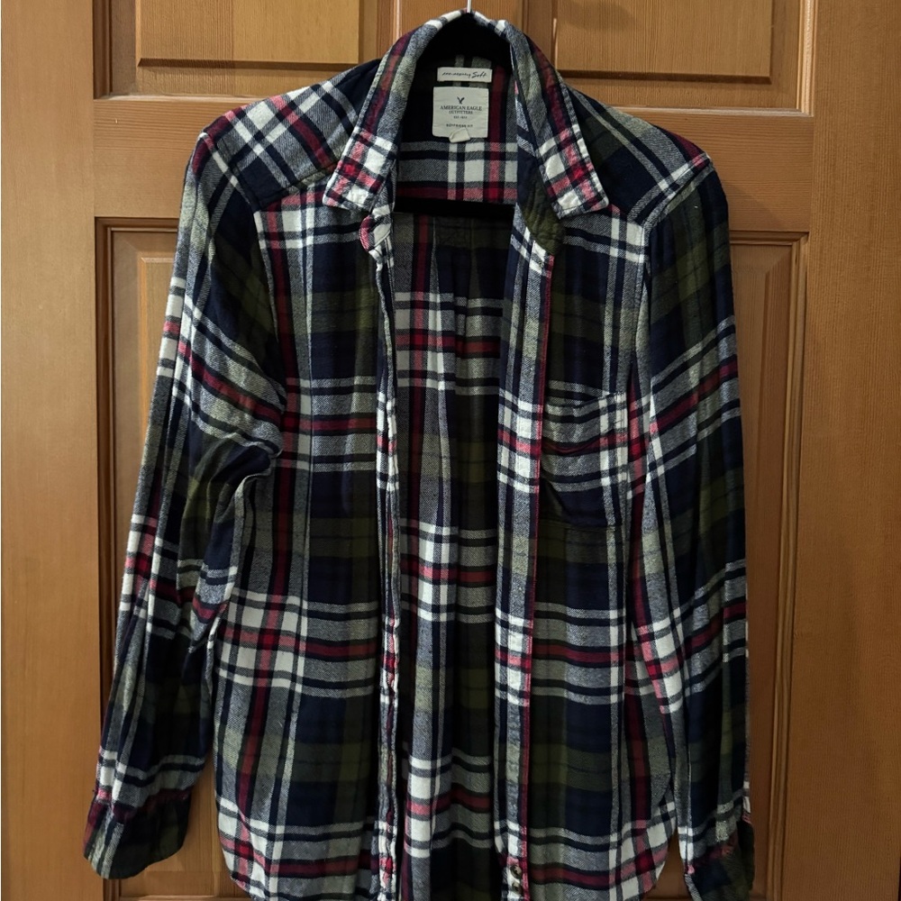 American Eagle Outfitters woman’s boyfriend fit Plaid Shirt